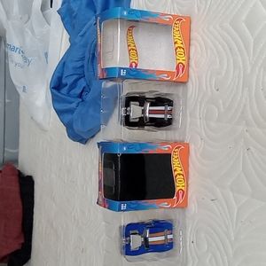 Hot Wheels Loyal Subjects: Rodger Dodger Blue/Orange, Rodger Dodger Original